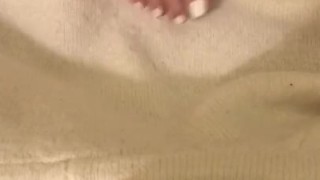 SEXY TEEN WHITE TOES FOOT PLAY. MUST WATCH!!