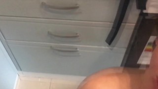 Grumpy wife gave to fuck herself in the mouth and not only instead of breakfast