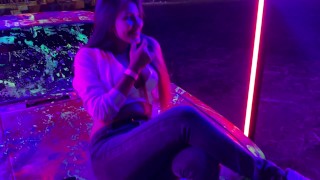 Mostrando las tetas en publico