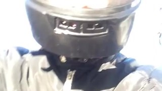 Con la Moto Siendo Sexy