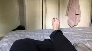 Lallie's feet are back