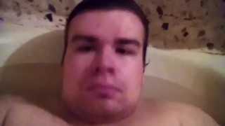 Артем сосет сам себе дрочит ногами лижет ноги в ванной self suck autofellatio self footjob