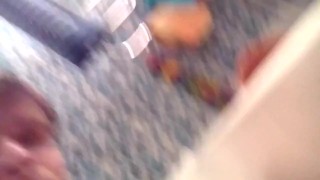 Артем сам себе дрочит ногами в ванной self suck autofellatio self footjob