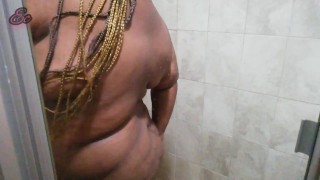 En la ducha maestra cazilda. by evander Coronel 