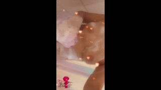 WATCH BE GET WET & RUB MYSELF DOWN