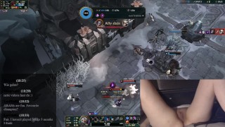 Girl playing League of Legends after over a month break