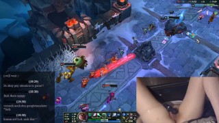 Gamer Girl orgasms while playing League of Legends