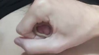Joven Solo en Casa Masturbándose