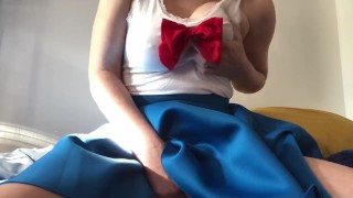 curvy sailor moon makes herself cum