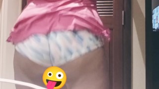 WATCH ME LEARN TO TWERK IT