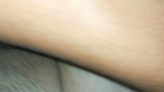 Masturbandome mientras pienso en mi caliente novia