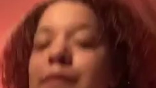 Light skin shaking fatass and singing 