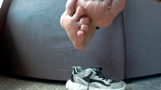 My playful feet!! Sexy soles for you!!