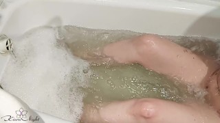 Babe Sensual Fingering Pussy in the Bathroom - Homemade
