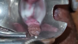 Sri Lanka girl Experiencing Pussy vaginal expansing toy