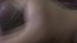 Jovencito se masturba hasta venirse