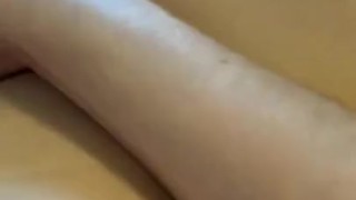 Finger bang that juicy noisy pussy