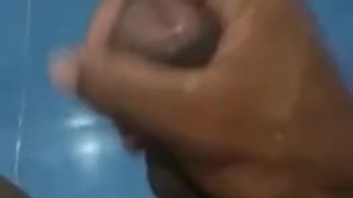 Masturmandome después de un buen baño 
