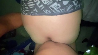Sexo duro con mi paso-primo por navidad, de placer se orina, se masturba y se viene en el piso