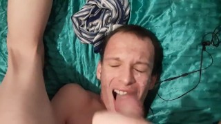 Giving myself a white christmas cum facial!