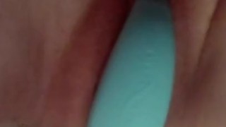 Young redhead MILF makes herself cum with we-vibe