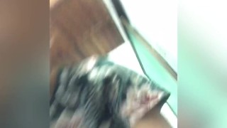 Paja en el baño del trabajo 