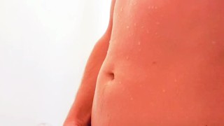 Je pisse dans mon slip, j'avais une très grosse envie 