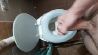 en el baño de la vecina 