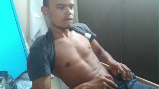 Gozando com pau no cu