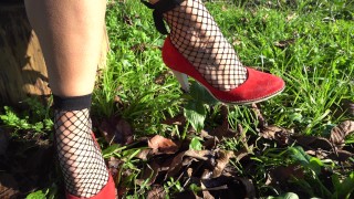 BEAUTIFUL AMATEUR TEENAGER IN STOCKINGS and HIGH HEELS FOOT WORSHIP