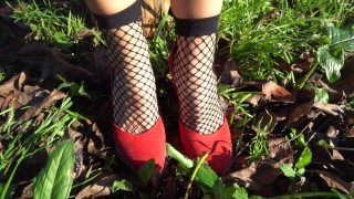 BEAUTIFUL AMATEUR TEENAGER IN STOCKINGS and HIGH HEELS FOOT WORSHIP