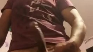 Hombre disfruta terminar