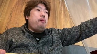 定食を食べる様子を撮影しました。
