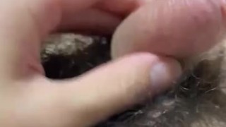 性感帯を触って感じる