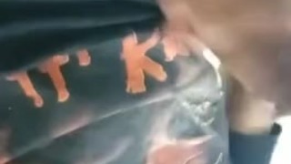 Chico Caliente Corriendose en su Habitacion