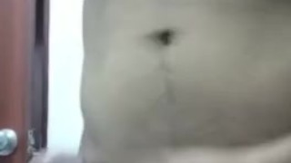 Este Chico se Toca su Pene ...se vendrá ? 