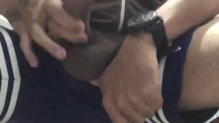 Me masturbo y se me ven los pies 