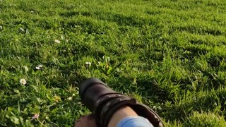 French girl feet (Twitter : Domina_clara)