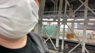 九州最大の博多駅に到着しました。