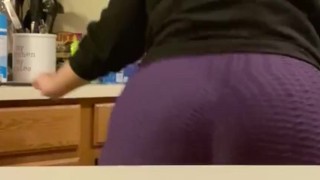 BBW twerking like Kat in Euphoria gets caught