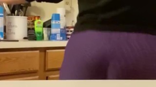 BBW twerking like Kat in Euphoria gets caught