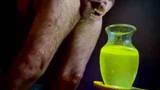Italian hunk strong yellow piss session Part 2