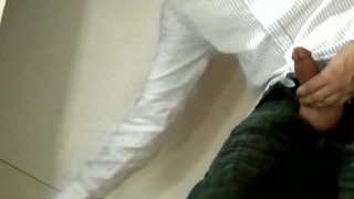 Dany x played in the stairs with his hairy ass !