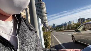 必見！幕張新都心を歩く男が何か言ってる動画。