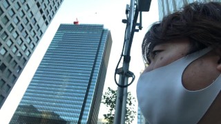 普通の日本人が出社する様子です。