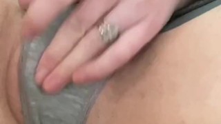 Touching myself, making myself cum on my lunch break 