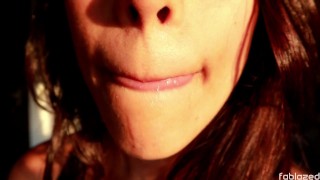 Mi gran lengua larga con mucha saliva - Fetiche -