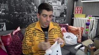 J'ai acheté pleins de sextoys pas cher, des lubrifiants intimes et meme un sling !