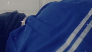 Skirt peeping 