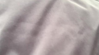 ヒマな在宅パイパン女子が露出お散歩中に歩きながら乳首をクリクリ♡アンアン♡周りの視線が気持ちいい♡